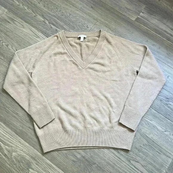 🔥woolen Bloom🔥 | V neck  lightweight long sleeve knit sweater - Picture 1 of 10